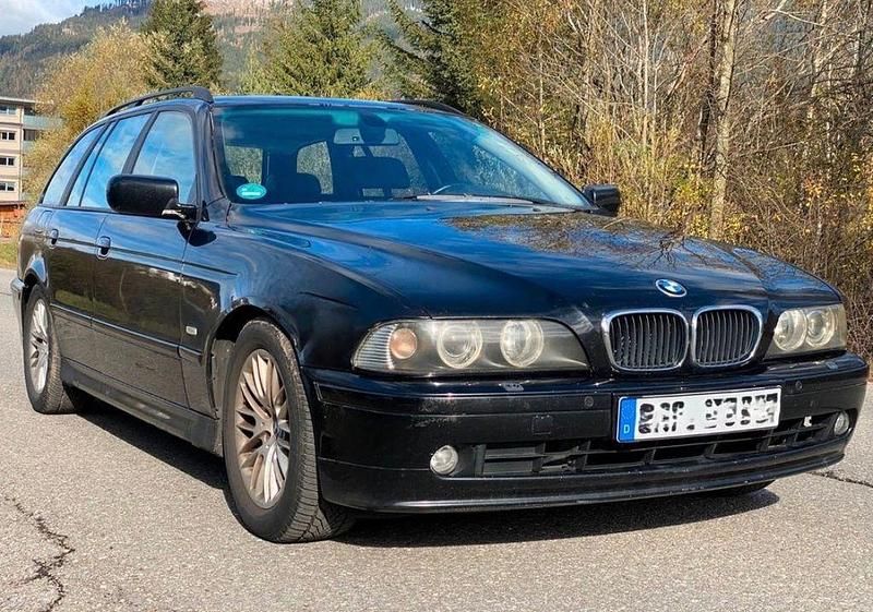 Schwarz Gebraucht 2003 BMW 530 Kombi | 3.400 € (Guter Preis) - Bild 1/4