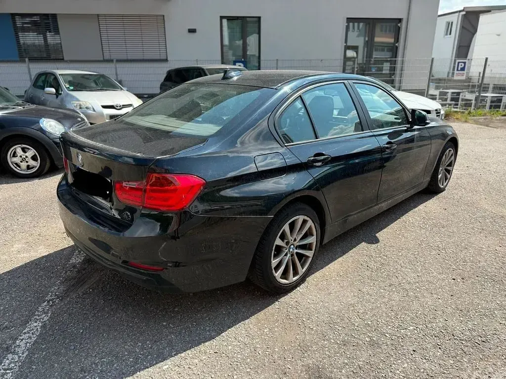 Gebraucht BMW 316 Sport Line 116 PS (85 kW) 2014 Schwarz Limousine