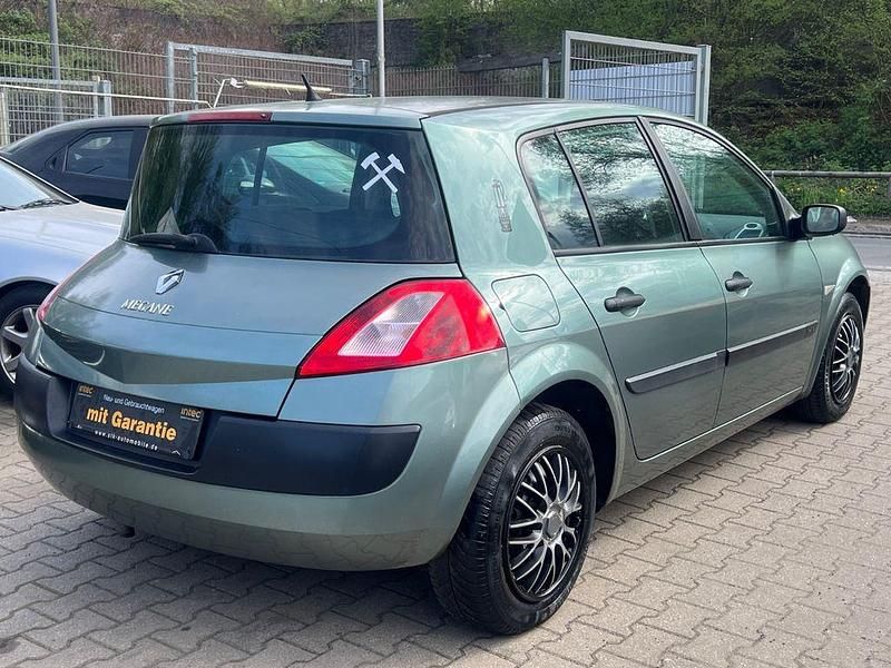 Gebraucht Renault Mégane II 98 PS (72 kW) 2003 Grün Limousine