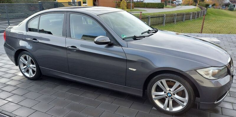 Grau Gebraucht 2005 BMW 320 Limousine | 2.700 € (Superpreis) - Bild 1/4