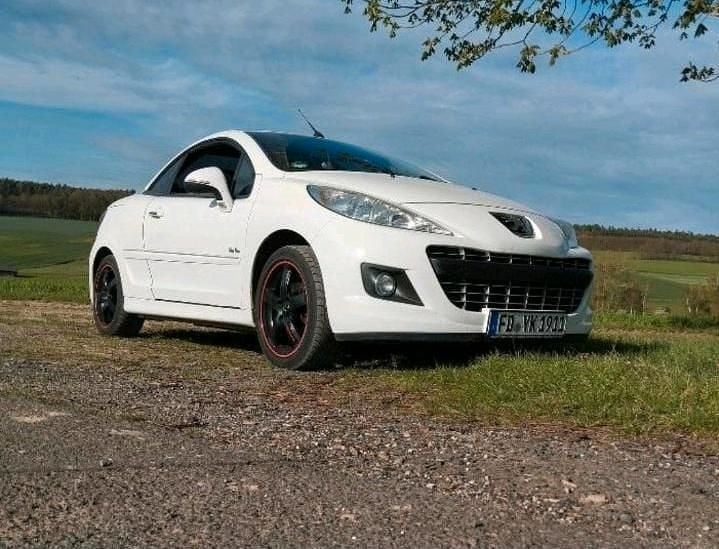 Weiß Gebraucht 2011 Peugeot 207 CC Cabrio | 2.900 € (Guter Preis) - Bild 1/4