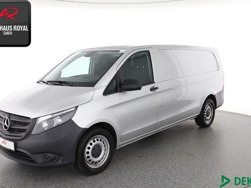 Silber Gebraucht 2021 Mercedes Vito Van / Kleinbus | 22.880 € (Superpreis) - Bild 1/4