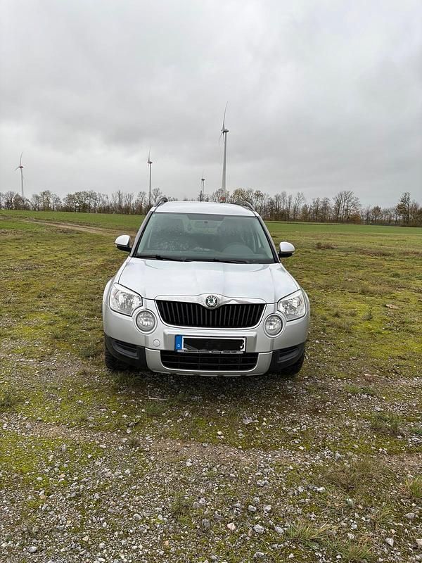 Silber Gebraucht 2011 Skoda Yeti SUV | 6.000 € (Fairer Preis) - Bild 1/4