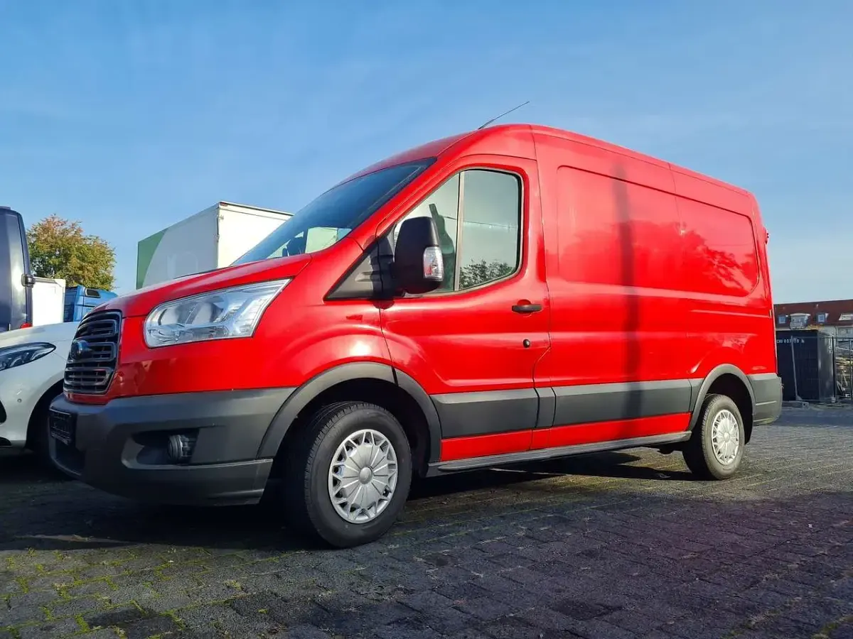 Używany Ford Transit 125 KM (91 kW) 2015 Czerwony Minivan