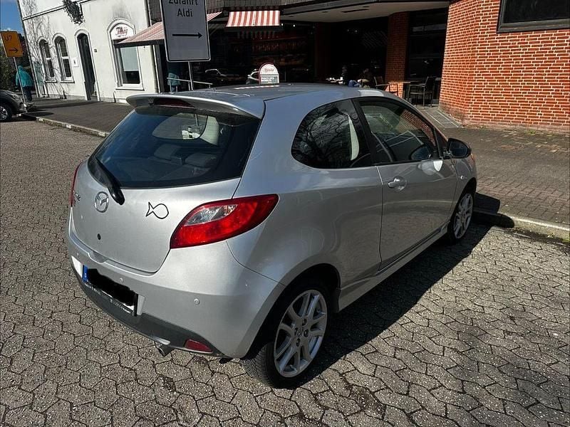 Gebraucht Mazda 2 102 PS (75 kW) 2011 Grau Kleinwagen