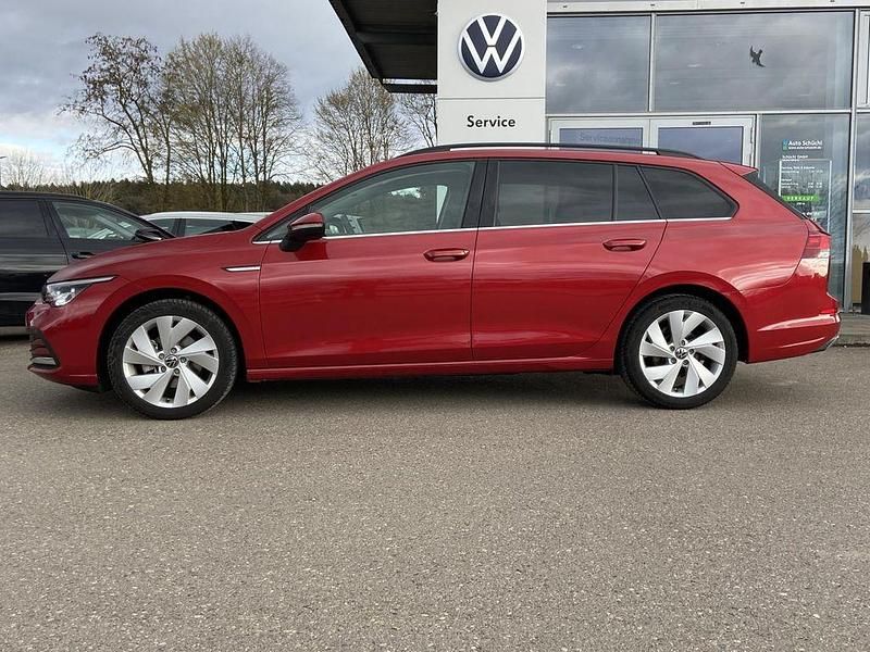 Gebraucht VW Golf VIII Active 131 PS (96 kW) 2023 Rot Kombi