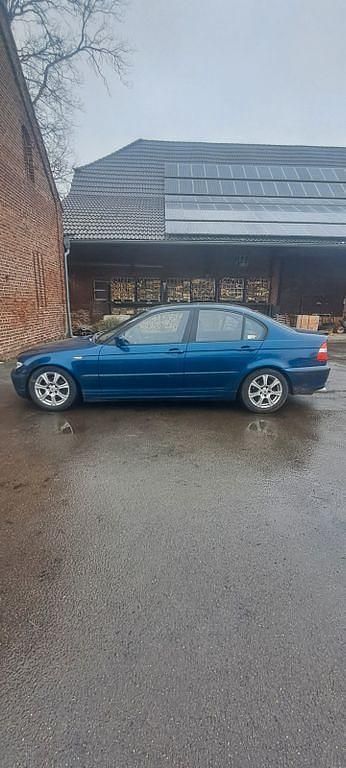 Gebraucht BMW 318 Performance 143 PS (105 kW) 2003 Blau Limousine