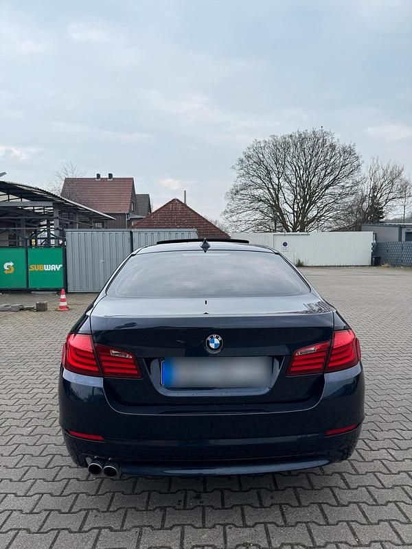 Gebraucht BMW 525 218 PS (160 kW) 2012 Blau Limousine