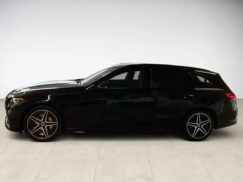 Gebraucht Mercedes 300 AMG 265 PS (194 kW) 2023 Unilack schwarz Kombi