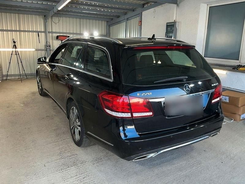 Gebraucht Mercedes E220 Edition 170 PS (125 kW) 2016 Schwarz Kombi