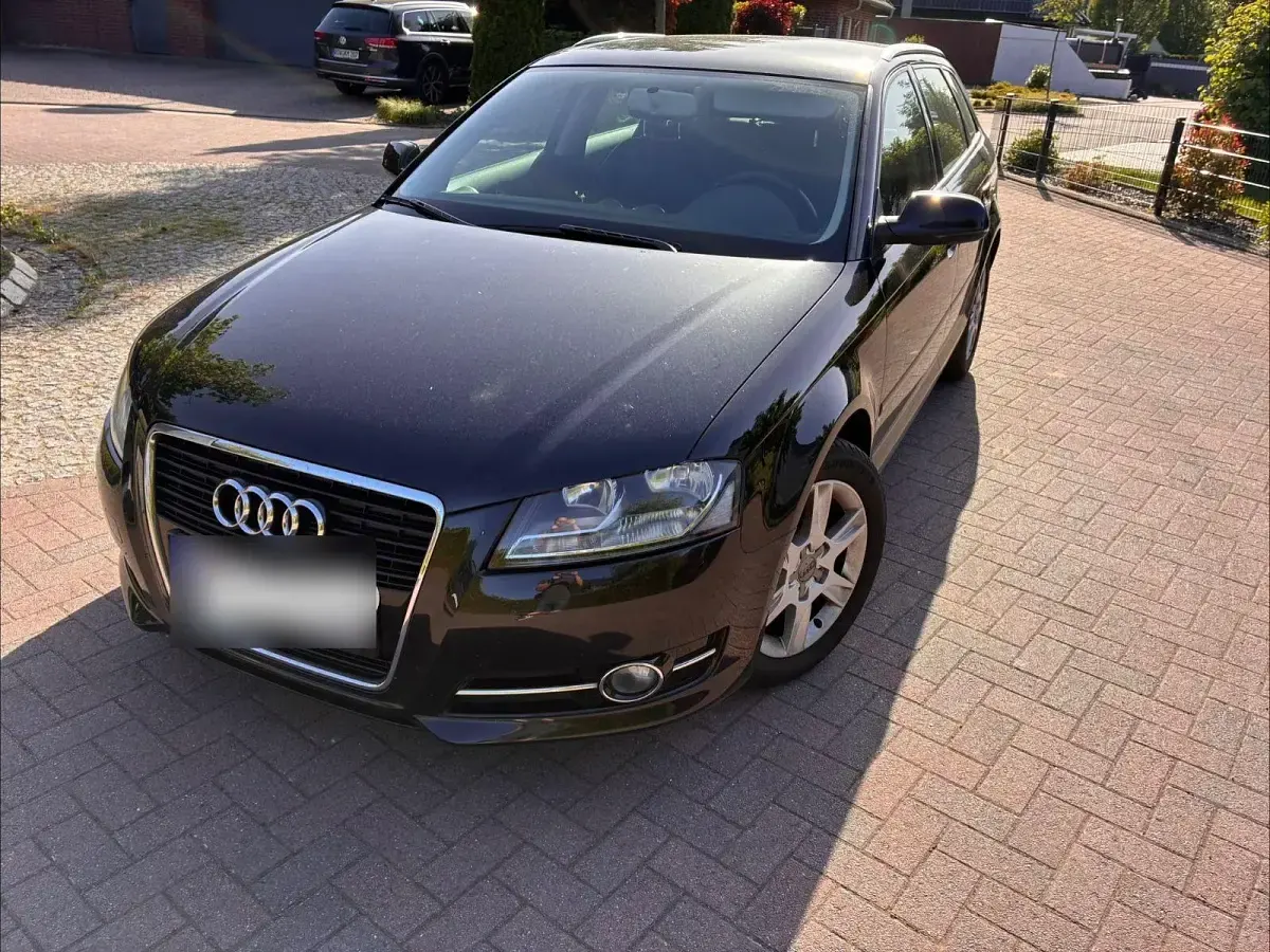 Gebraucht Audi A3 Ambition 105 PS (77 kW) 2011 Schwarz Kleinwagen