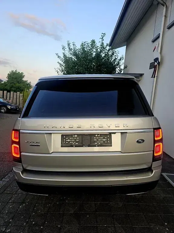 Gebraucht Land Rover Range Rover Vogue 340 PS (250 kW) 2018 Grau SUV
