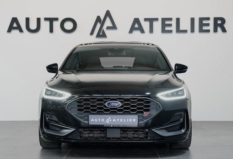 Gebraucht Ford Focus ST 280 PS (205 kW) 2023 Obsidianschwarz metallic Limousine