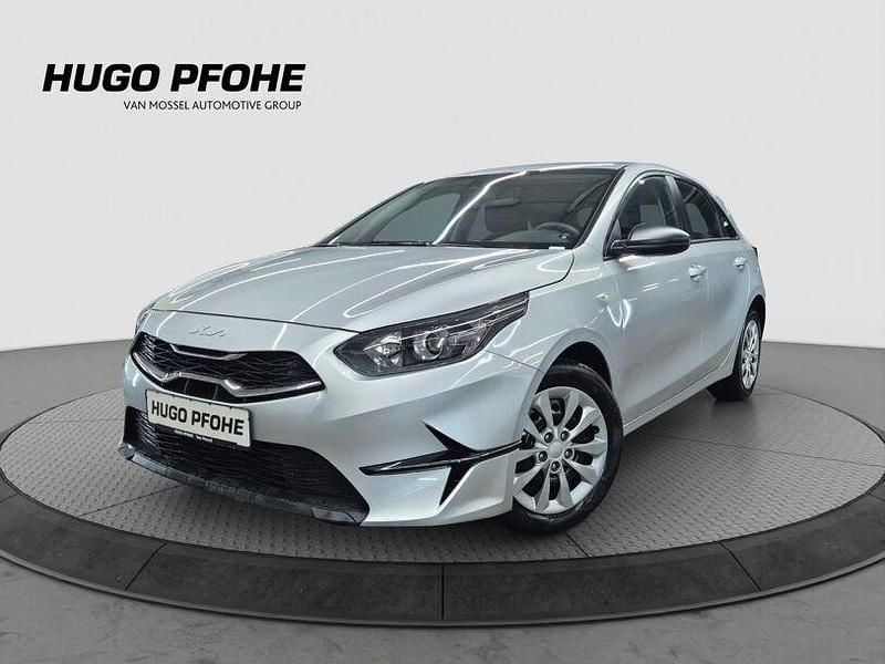 Sparklingsilber Gebraucht 2025 Kia Ceed Edition 7 Limousine | 18.980 € (Guter Preis) - Bild 1/4