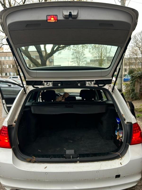 Gebraucht BMW 318 143 PS (105 kW) 2010 Weiß Kombi