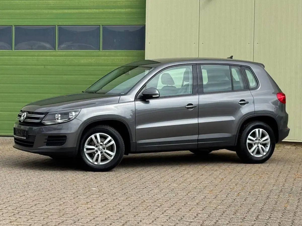 Gebraucht VW Tiguan Trendline 122 PS (89 kW) 2014 Grau SUV