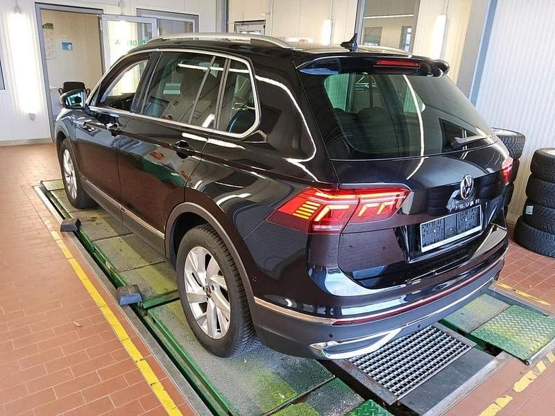 Gebraucht VW Tiguan Elegance 150 PS (110 kW) 2022 Deep black SUV