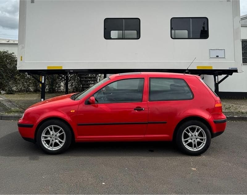 Second-hand VW Golf 75 CP (55 kW) 1999 Roșu Coupe