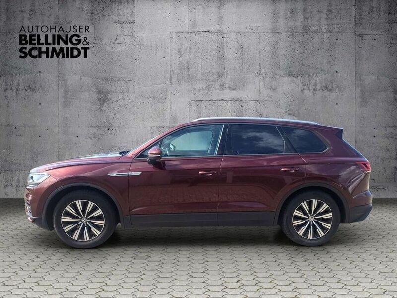 Gebraucht VW Touareg Basis 286 PS (210 kW) 2019 Malbec red (metallic) SUV