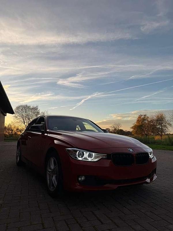 Gebraucht BMW 328 Gran Turismo 245 PS (180 kW) 2014 Rot Limousine