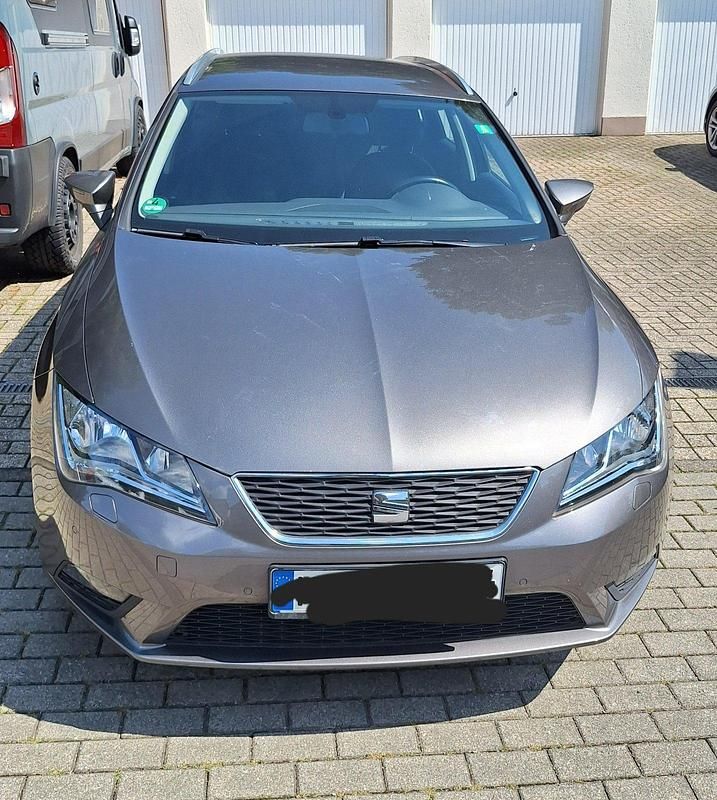 Grau Gebraucht 2014 Seat Leon ST Kombi | 6.800 € (Fairer Preis) - Bild 1/4