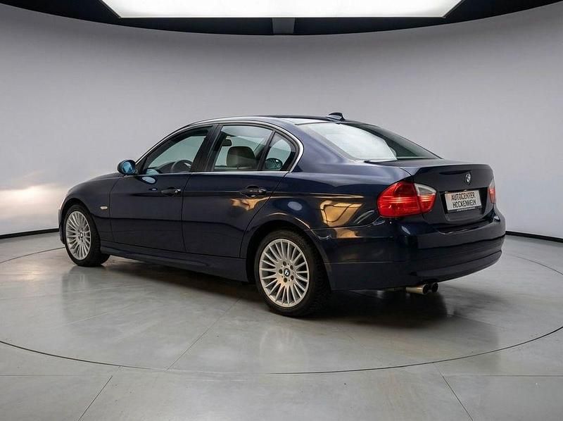 Gebraucht BMW 325 Sport Line 218 PS (160 kW) 2005 Blau Limousine