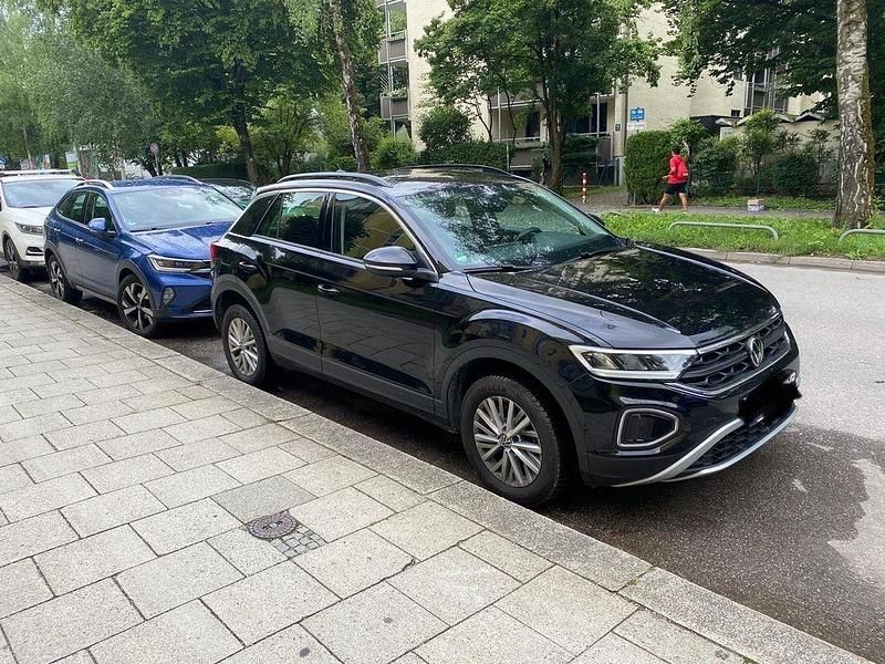 Schwarz Gebraucht 2024 VW T-Roc SUV | 27.000 € (Superpreis) - Bild 1/4