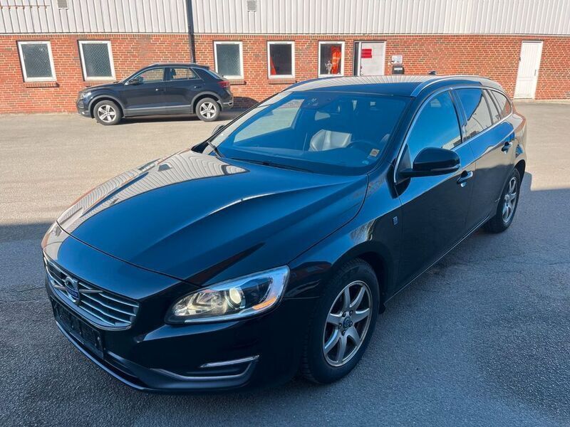 Schwarz Gebraucht 2015 Volvo V60 Kinetic Kombi | 6.300 € (Fairer Preis) - Bild 1/4