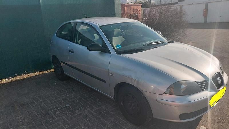 Gebraucht Seat Ibiza 64 PS (47 kW) 2002 Silber Kleinwagen