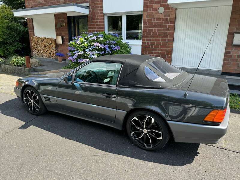 Grau Gebraucht 1991 Mercedes SL300 Cabrio | 18.500 € - Bild 1/4