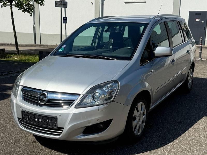 Silber Gebraucht 2013 Opel Zafira Family Van / Kleinbus | 1.899 € (Superpreis) - Bild 1/4