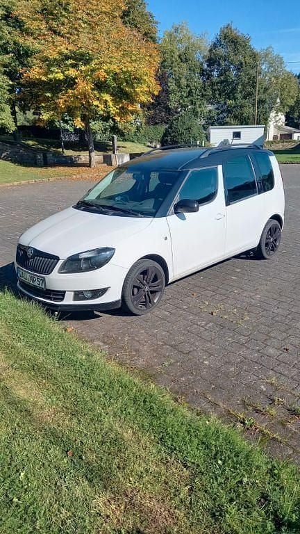 Weiß Gebraucht 2011 Skoda Roomster Active Kombi | 5.200 € (Teuer) - Bild 1/4