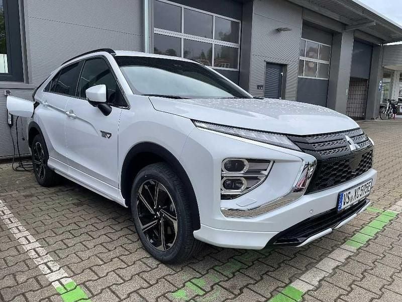 Titanweiß Neu 2025 Mitsubishi Eclipse Cross Select SUV | 35.990 € - Bild 1/4