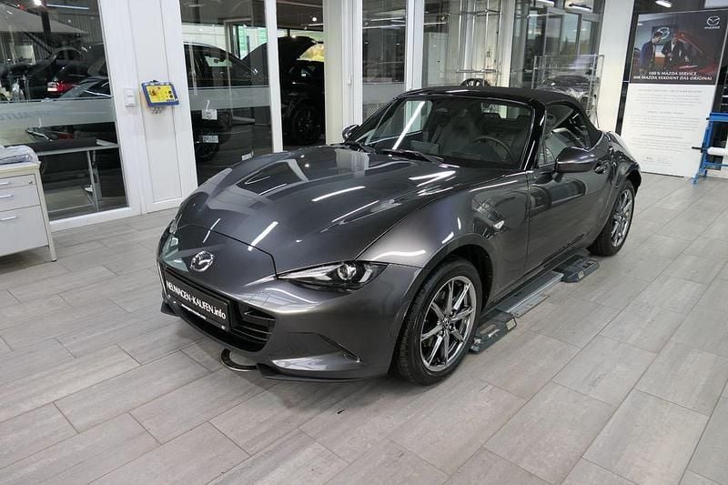 Neu Mazda MX5 Exclusive 132 PS (97 kW) 2025 Grau Cabrio