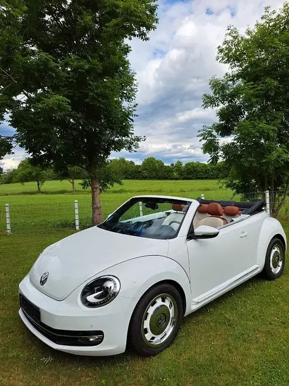 Gebraucht VW Beetle Design 105 PS (77 kW) 2014 Weiß Kleinwagen