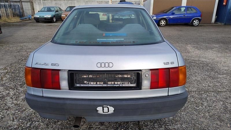 Gebraucht Audi 80 90 PS (66 kW) 1989 Silber Limousine