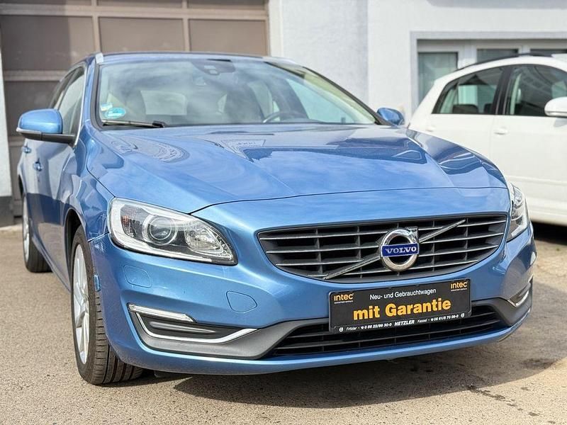 Gebraucht Volvo V60 Summum 150 PS (110 kW) 2016 Blau Kombi