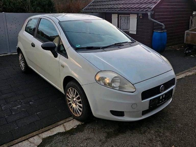 Weiß Gebraucht 2009 Fiat Grande Punto Kleinwagen | 699 € (Superpreis) - Bild 1/4