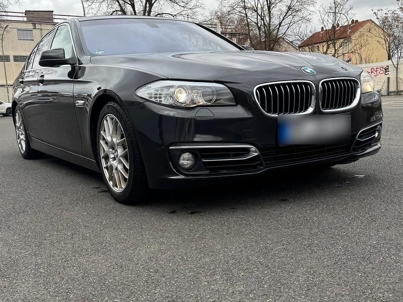 Gebraucht BMW 520 2012 Grau Limousine