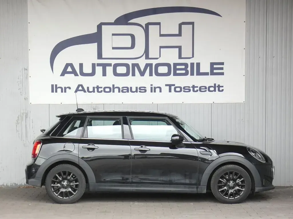 Usata Mini ONE 102 CV (75 kW) 2022 Nero Utilitaria