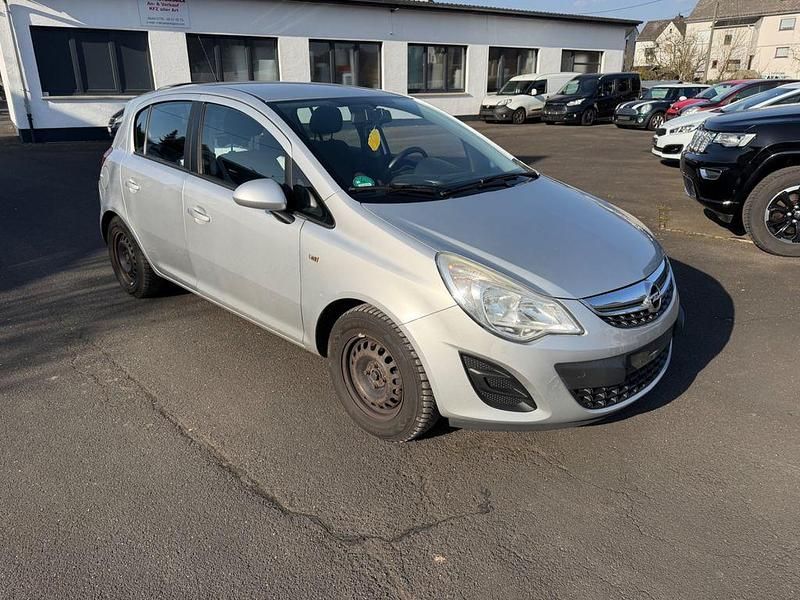 Second-hand Opel Corsa Active 86 CP (63 kW) 2013 Argintiu Hatchback