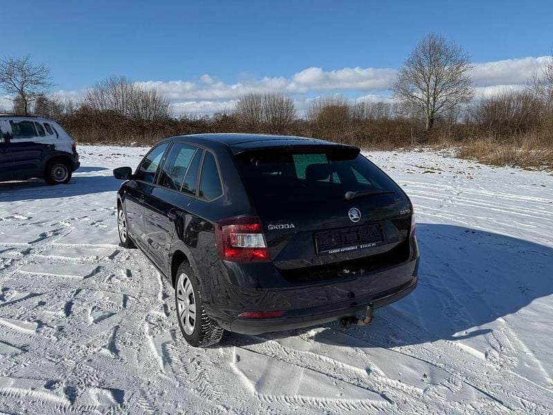 Gebraucht Skoda Rapid Elegance 86 PS (63 kW) 2014 Schwarz Kleinwagen