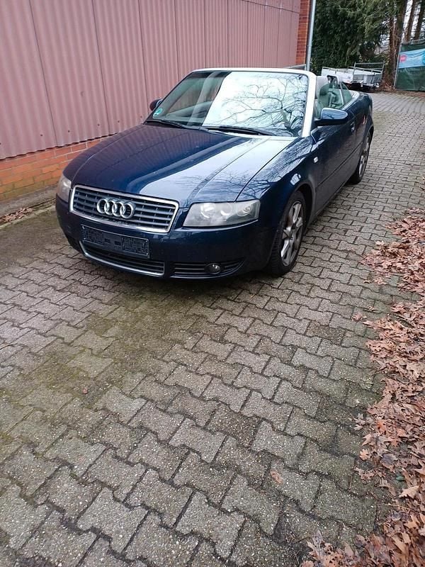 Blau Gebraucht 2004 Audi A4 Cabriolet Cabrio | 1.175 € (Superpreis) - Bild 1/4