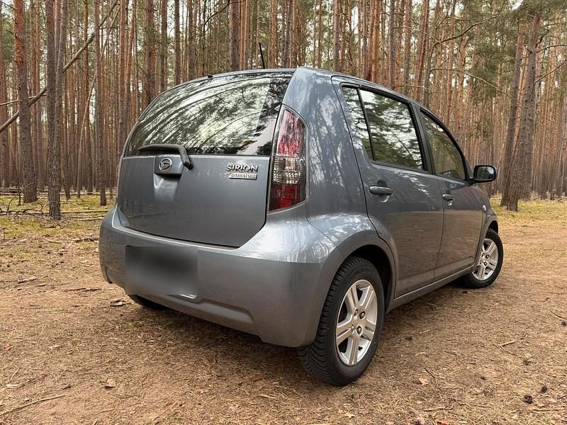 Gebraucht Daihatsu Sirion 90 PS (66 kW) 2009 Silber Kleinwagen