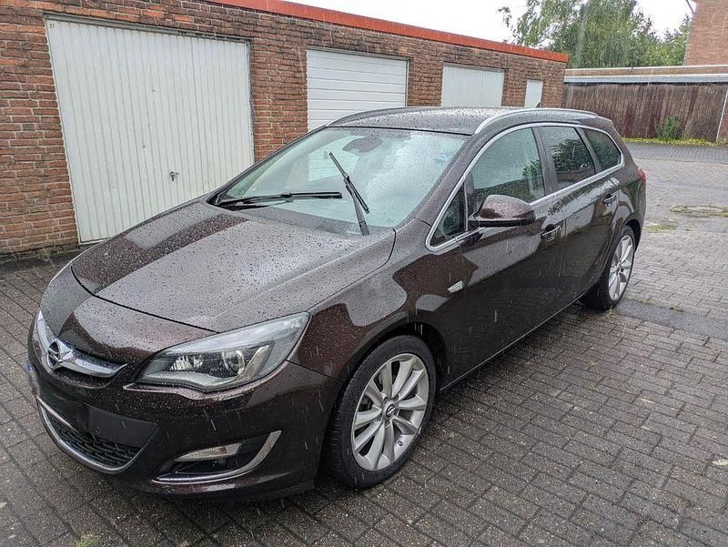 Braun Gebraucht 2015 Opel Astra Innovation Limousine | 4.599 € (Superpreis) - Bild 1/4