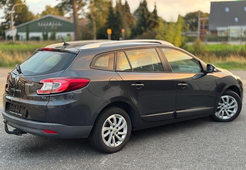 Gebraucht Renault Mégane GrandTour Initiale Paris 132 PS (97 kW) 2014 Schwarz Kombi