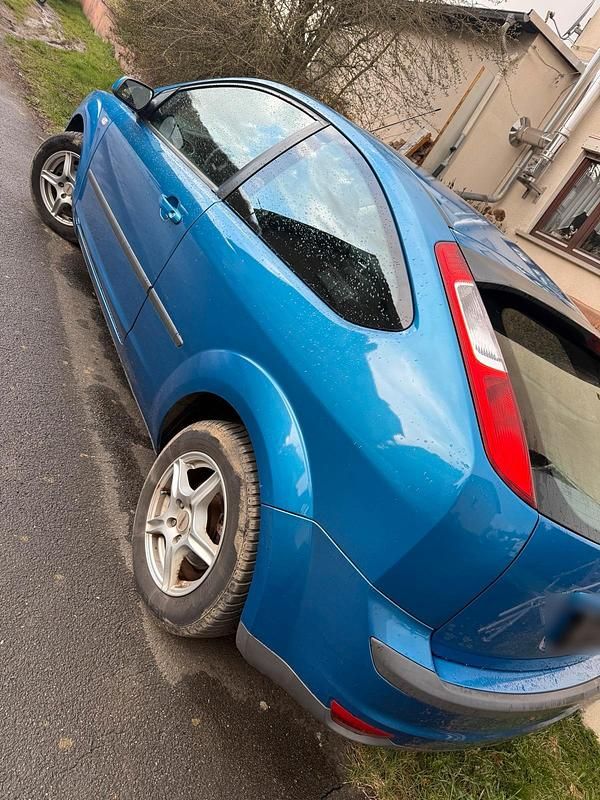 Gebraucht Ford Focus 80 PS (58 kW) 2006 Blau Limousine