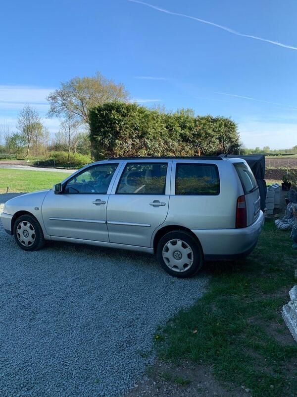 Grau Gebraucht 2001 VW Polo Basis Kombi | 950 € (Guter Preis) - Bild 1/4