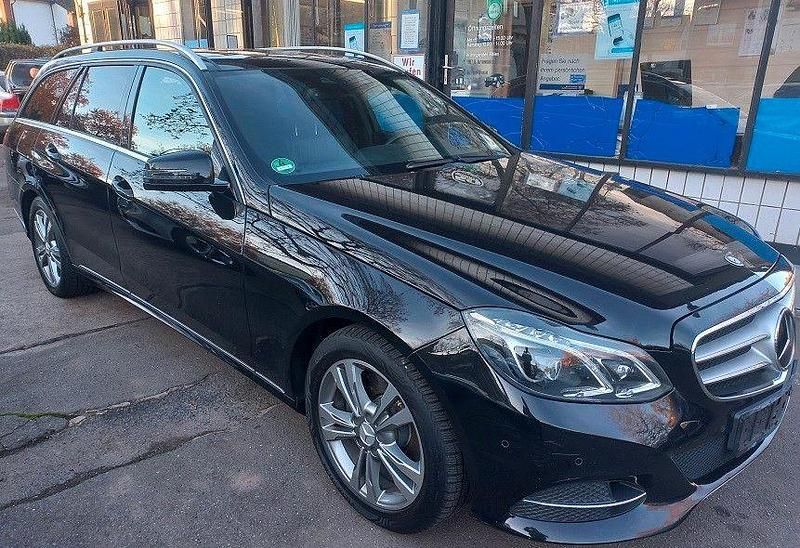 Schwarz Gebraucht 2013 Mercedes 300 Limousine | 13.600 € (Fairer Preis) - Bild 1/4