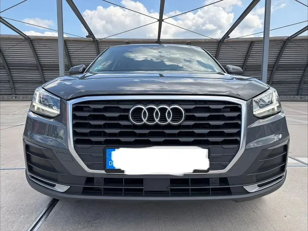 Gebraucht Audi Q2 Ambiente 116 PS (85 kW) 2018 Grau SUV
